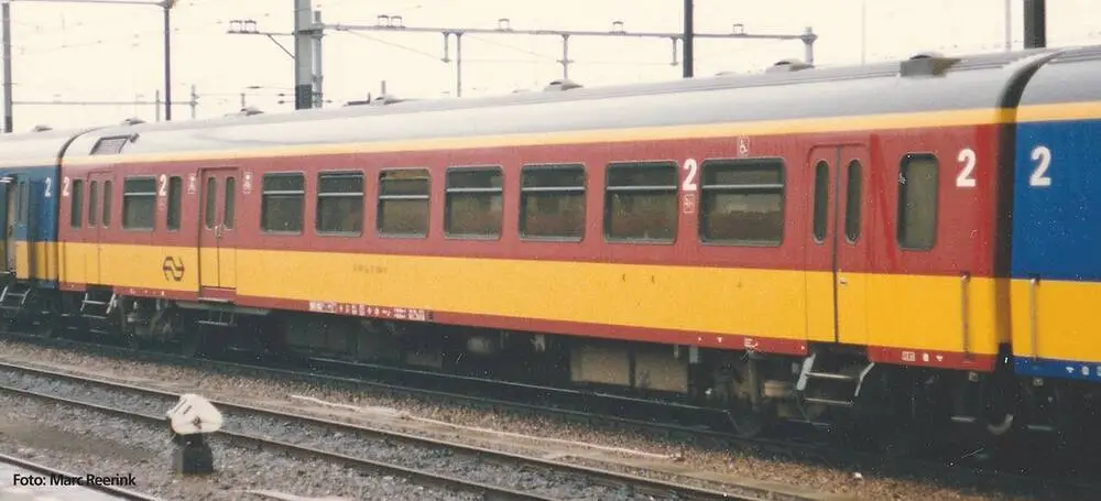 97644 PIKO - Rychlíkový vůz 2.třídy ICR se zavazadlovým oddílem