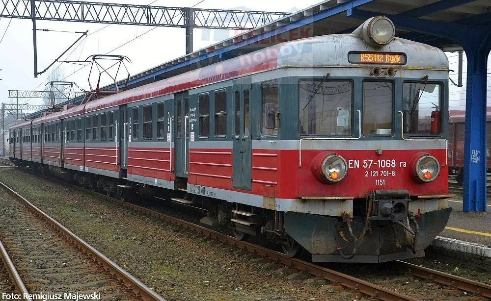 51457 PIKO - H0 - Elektrická jednotka EN 57 PR, DCC se zvukem