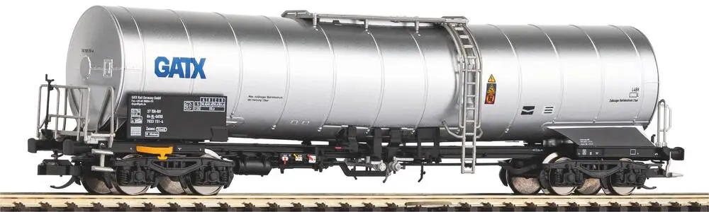 TT - kotlový vůz na přepravu chemikálií Zacens "GATX" se zkoseným kotlem