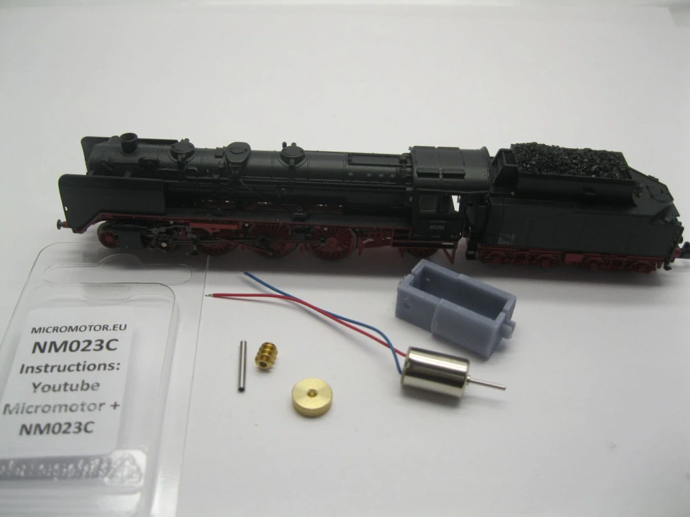 Minitrix BR 03 (Motor mit M 0.4 Schnecke)
