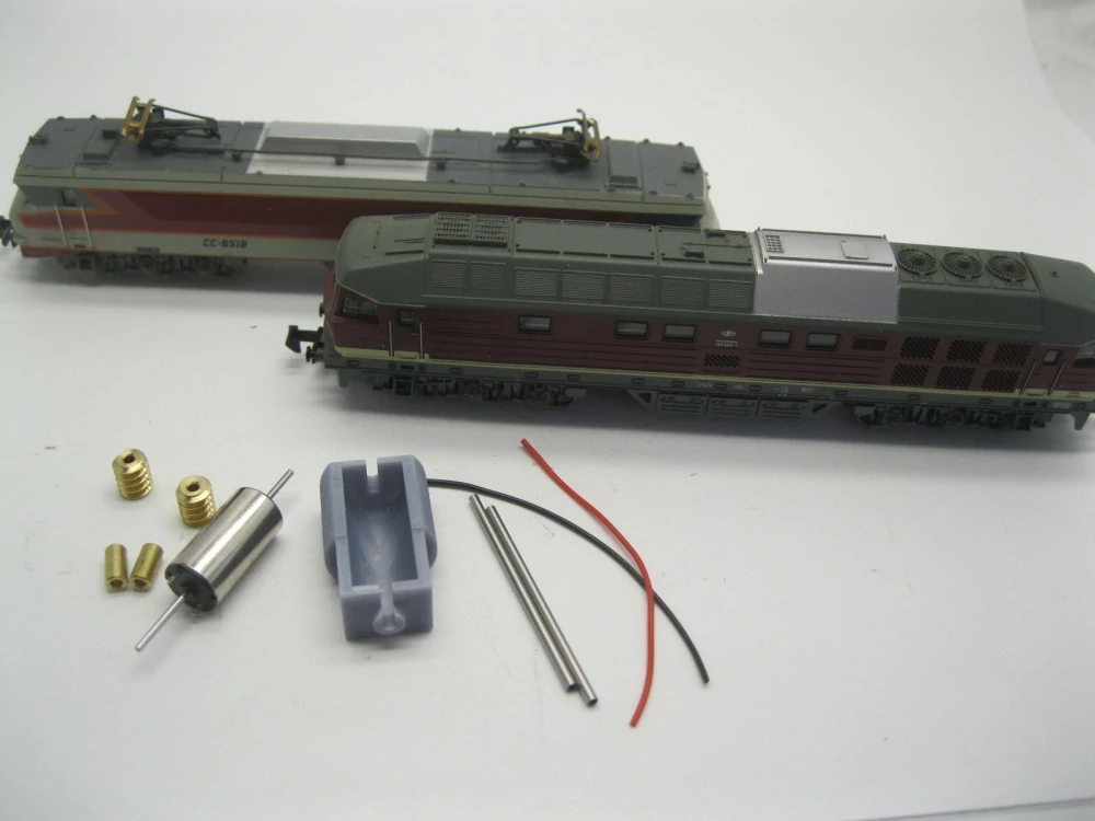 Minitrix DR BR 132, BR 232, BR 234, DB BR 232, SNCF CC 6500, CC 72000, BR CL 47