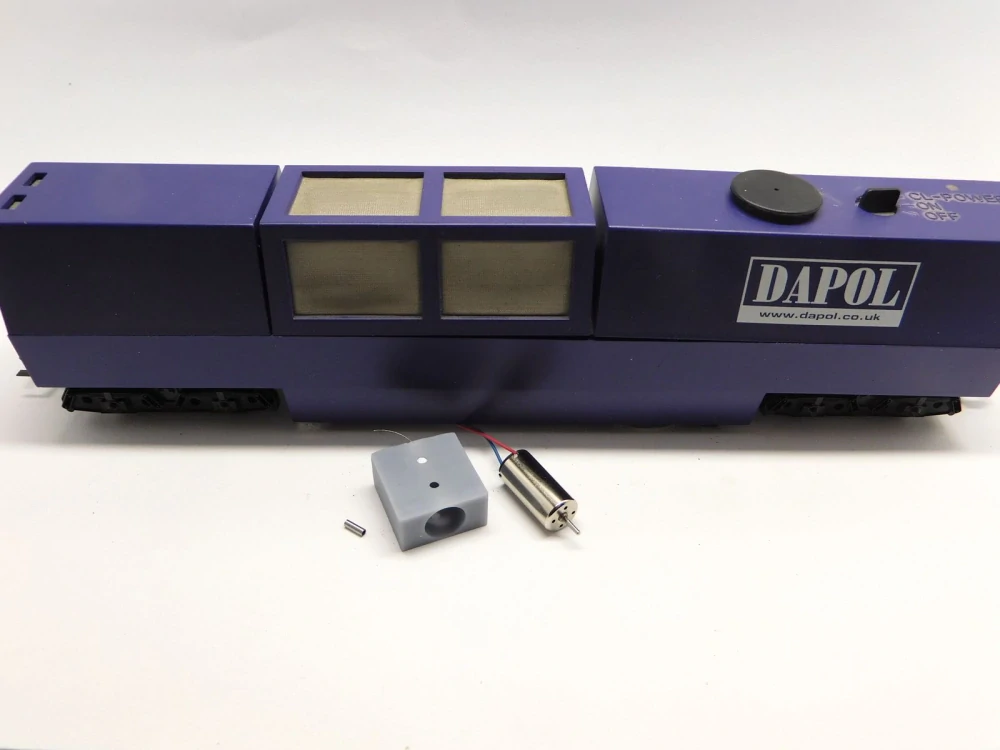 Dapol / Modellbahn Union Rail cleaner, Schienenreinigungswagen