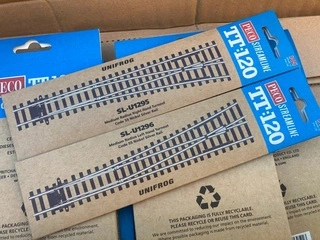 SL-U1295 PECO - P výhybka, střední poloměr odb., 11,25°, R 922,6 mm, délka 180 mm