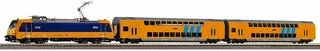 97939 PIKO - H0 -  Start set obsahující elektrickou lokomotivu a 2 patrové vozy, kolejivo s podložím, 12 x oblouk. kolej, 6 x rovná kolej, trafo + napájení