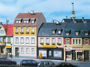 H0/TT - Obytný třípatrový dům č.5/7