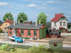H0e / H0m - Remíza s jeřábem pro dvě úzkorozchodné lokomotivy / Auhagen 11355