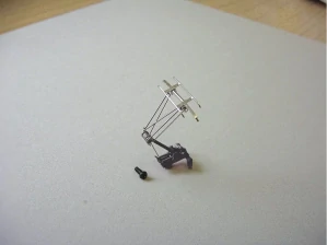 H0 - Pantograf pro lokomotivy provedení Hobby s kovovým ramenem