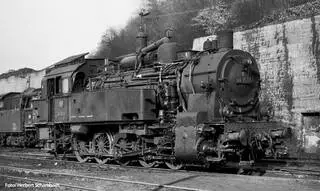 37252 PIKO - Parní lokomotiva BR 94 s kouřovým generátorem