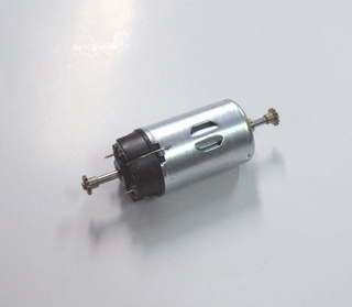 36008 PIKO - Motor se šnekem + ložiskem pro kardan, pro motorový vůz