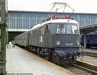 40309 PIKO - Elektrická lokomotiva E 18, DCC se zvukem