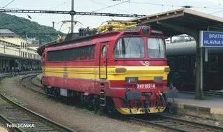 51951 PIKO - H0 - Elektrická lokomotiva řady 240 "Laminátka" SLOVAKIA, DCC PluX22 se zvukem