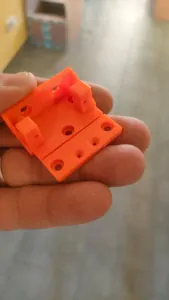 Univerzální držák pro miniaturní servo SG-90 typ V2