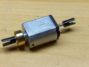 Roco 145151 Motor se setrvačníkem a kardanovým unašečem M152/810