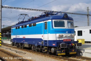 TT - Elektrická lokomotiva Rh 242 ČD VI