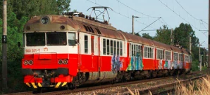 H0 - elektrická jednotka řady 560.014 + 060.049 ZSSK, Pantograf