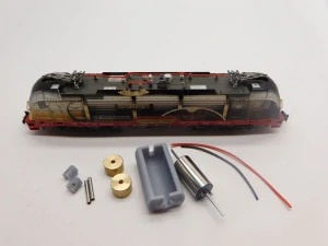 Flm DB BR 182, BR 183, BR 190, ™BB 1016/1116/1216, HKX ES 64 U2, MAV 470, GySEV 1047.5 - China met cardan