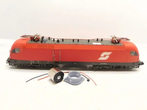 Märklin C-sinus. BR 01.10, BR 42.90, BR 103/E 03, BR 151, BR 152, BR 182, E 91, V200, V 270, ES64U2, SBB Ce 6/8, Ram, Re 460, Re 465 ™BB Rh 1016, ™BB 1116, MAV 1047
