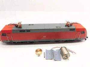 Märklin / Trix Br 152 ( Motor in the middle with cardan shafts), BR 182, BR 189