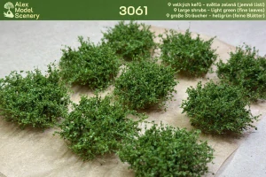 9 velkých keřů - světle zelená (jemné listí)