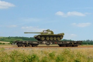 Plošinový vůz Sammp 10 s tankem T-54/55 ČSD 1:120