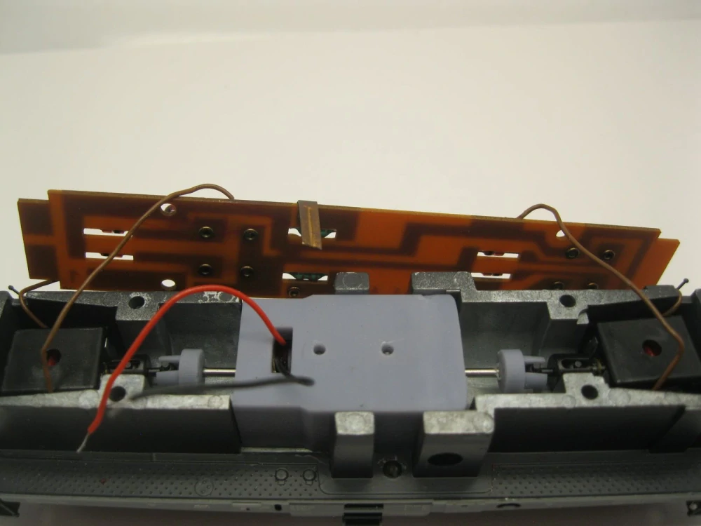 Roco V 100, BR 211/212/213, BR 203/204,™BB 2045/2048, V 1252, V 84, DR V100, BR 110/112/114/115, NS 1000, Sersa Am 847, V 80 / BR 280, E 80