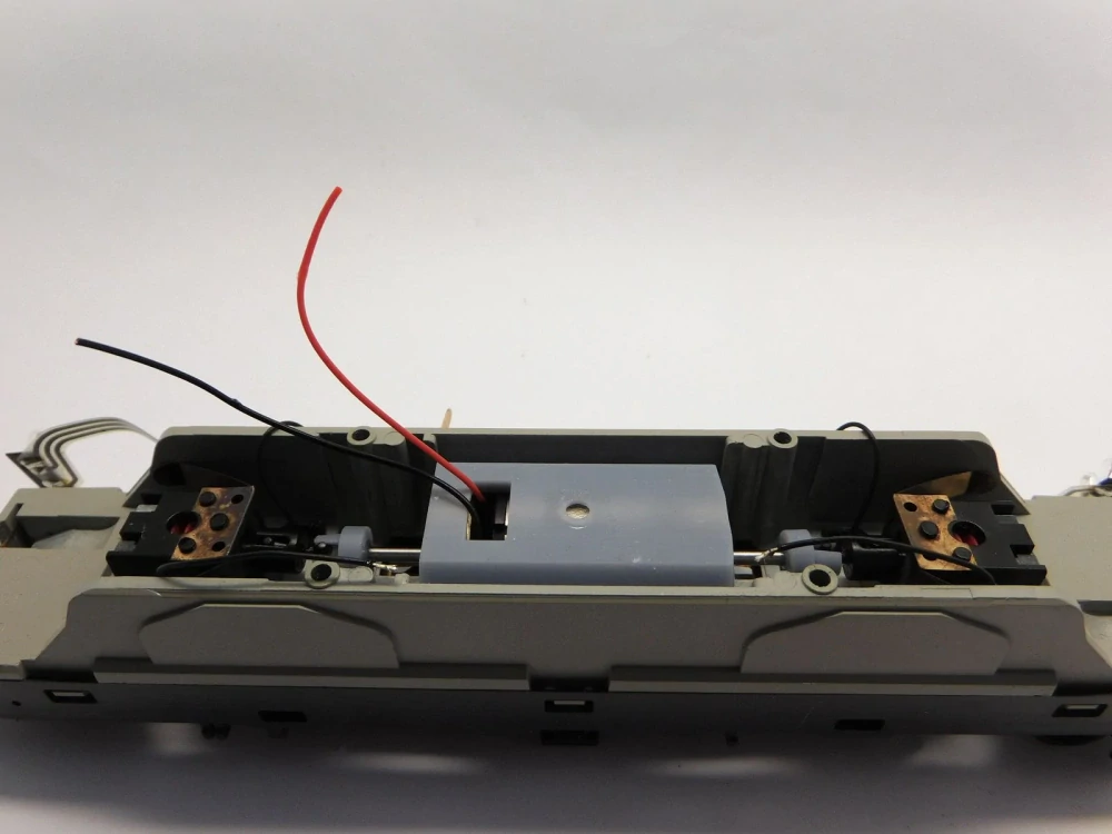 Roco Ae 4/4, Ae 4/6, Ae 8/8, Ae 8/14, Bardotka, BB 16000/ 22000/25000/26000/63000/68000/7200/9000/9100/9200, BR 101/103/116/118/120/144/145/146/151/152/155/182/183/185/186/189/193/210/215/218/220/221/223/224/250/370/386/480/484/541, CC 6500/72000, CFL 160