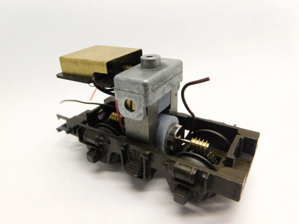 Triang/Hornby 0-4-0 Dock shunter, S.R. Suburban Motor Coach, Diesel Power Car, Transcontinental Diesel Locomotive, AL1 Electric Locomotive