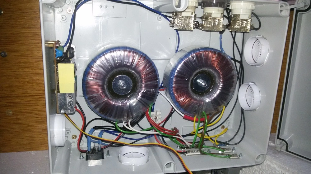 Toroidní transformátor pro DCC centrály a příslušenství