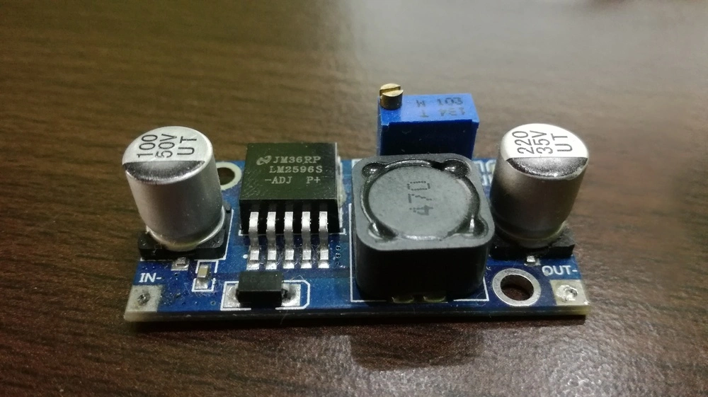 Měnič napětí DC 2-30V na DC 1,5-29V