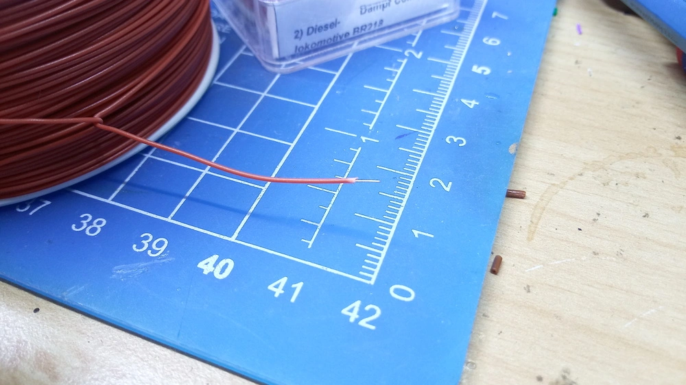 Drátek NMRA - oranžová - pevné jádro