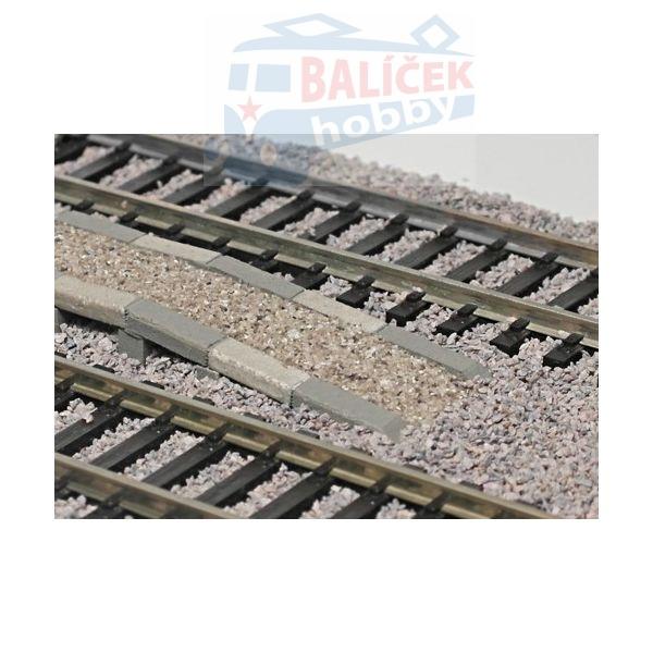 TT – Nástupištní hrana - ukončovací a přechodový díl