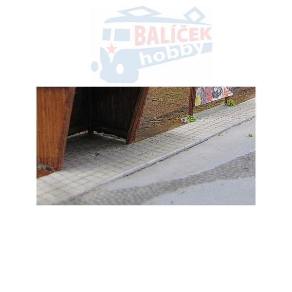 TT - Chodník s obrubníky