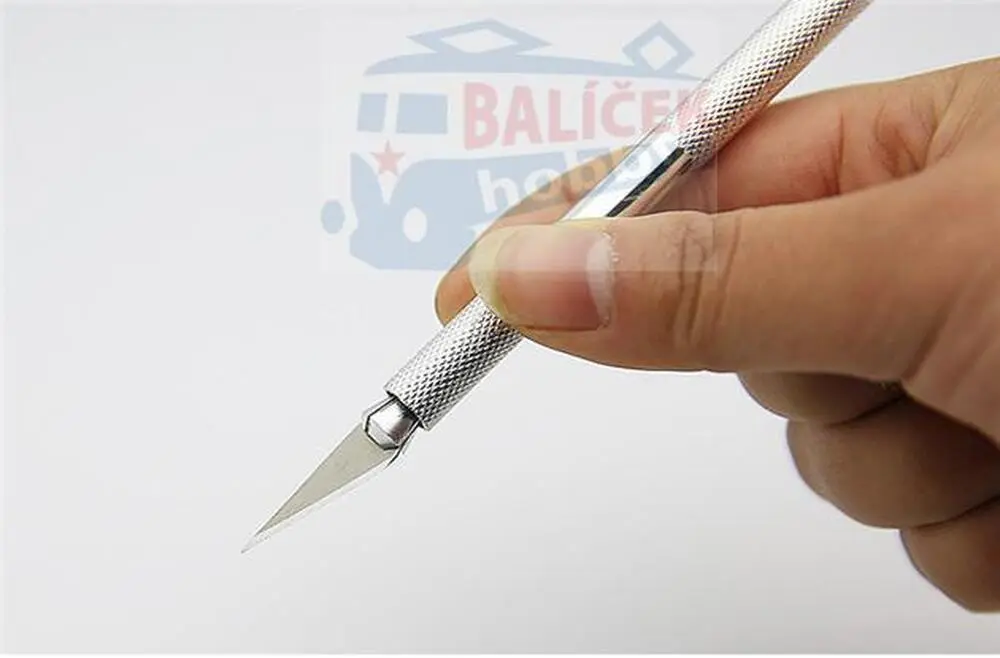 Nůž - skalpel modelářský s vyměnitelnýma planžetama - zelený