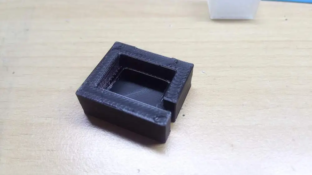 Ozvučnice pro BR211 - ROCO - H0 - komplet