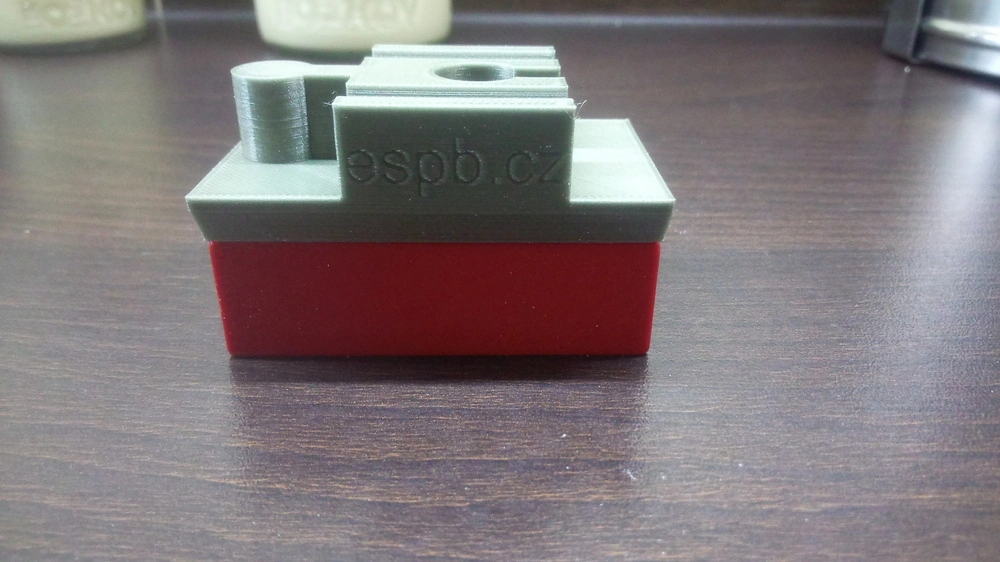 Spojka dřevěných kolejí na Lego Duplo