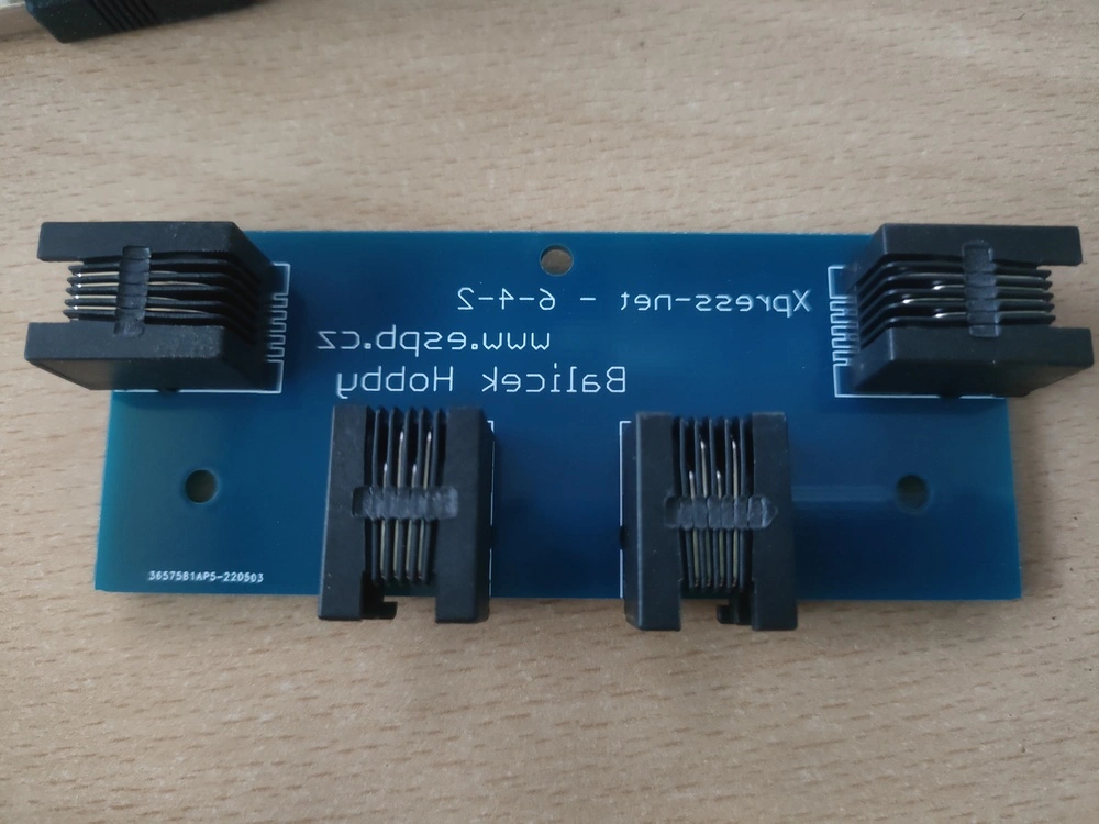 XpressNet rozbočka 6/4 - do panelu - 2/2