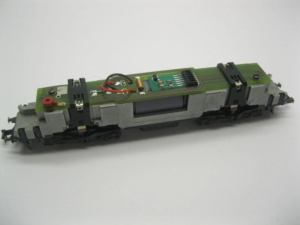 Minitrix BR 127, BR 152, BR 182, BR 183, BR 189, RENFE BR 252, ES 64 P, ES 64 F4, SBB Re 474, ™BB 1016/1116, GYSEV 470