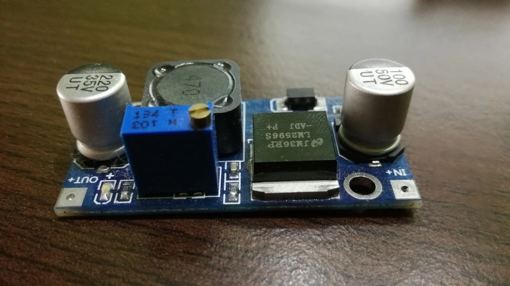 Měnič napětí DC 2-30V na DC 1,5-29V