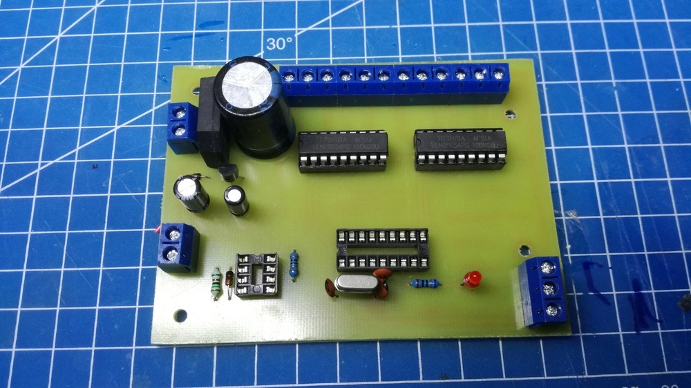 DCC master modul pro elektromagnetické přestavníky H0/TT/N