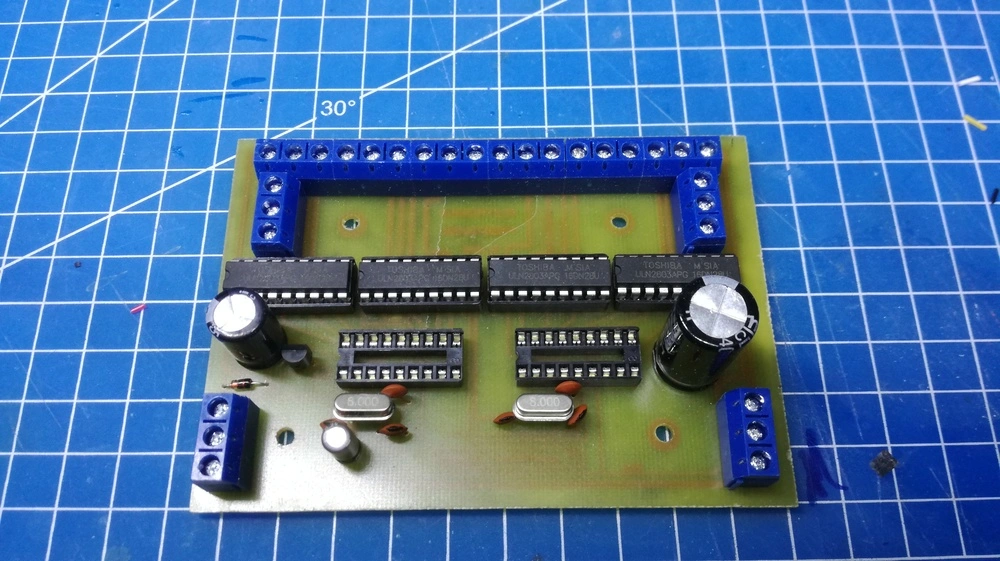 DCC Slave modul pro elektromagnetické přestavníky H0/TT/N