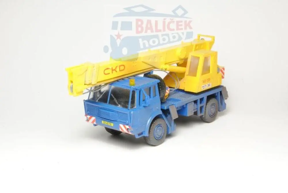  Tatra 813 4×4 AD125 1:87