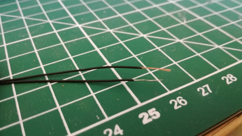 Drátek NMRA - černá - pevné jádro