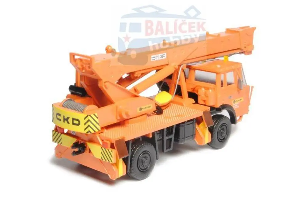 Tatra 813 4×4 AD125 1:87