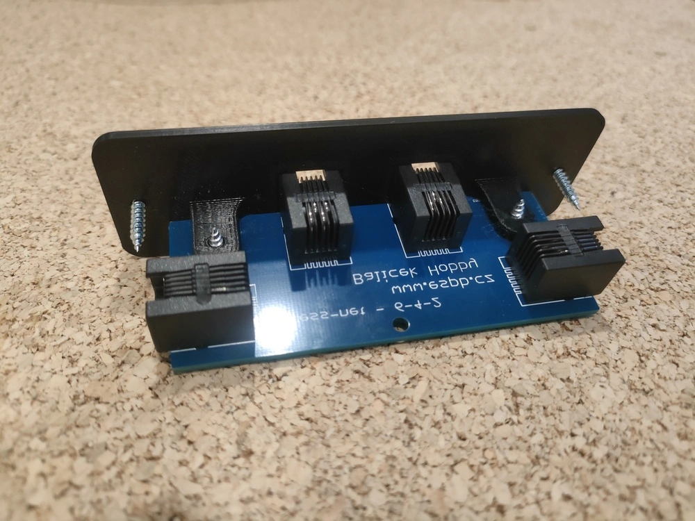 XpressNet rozbočka 6/4 - do panelu - 2/2